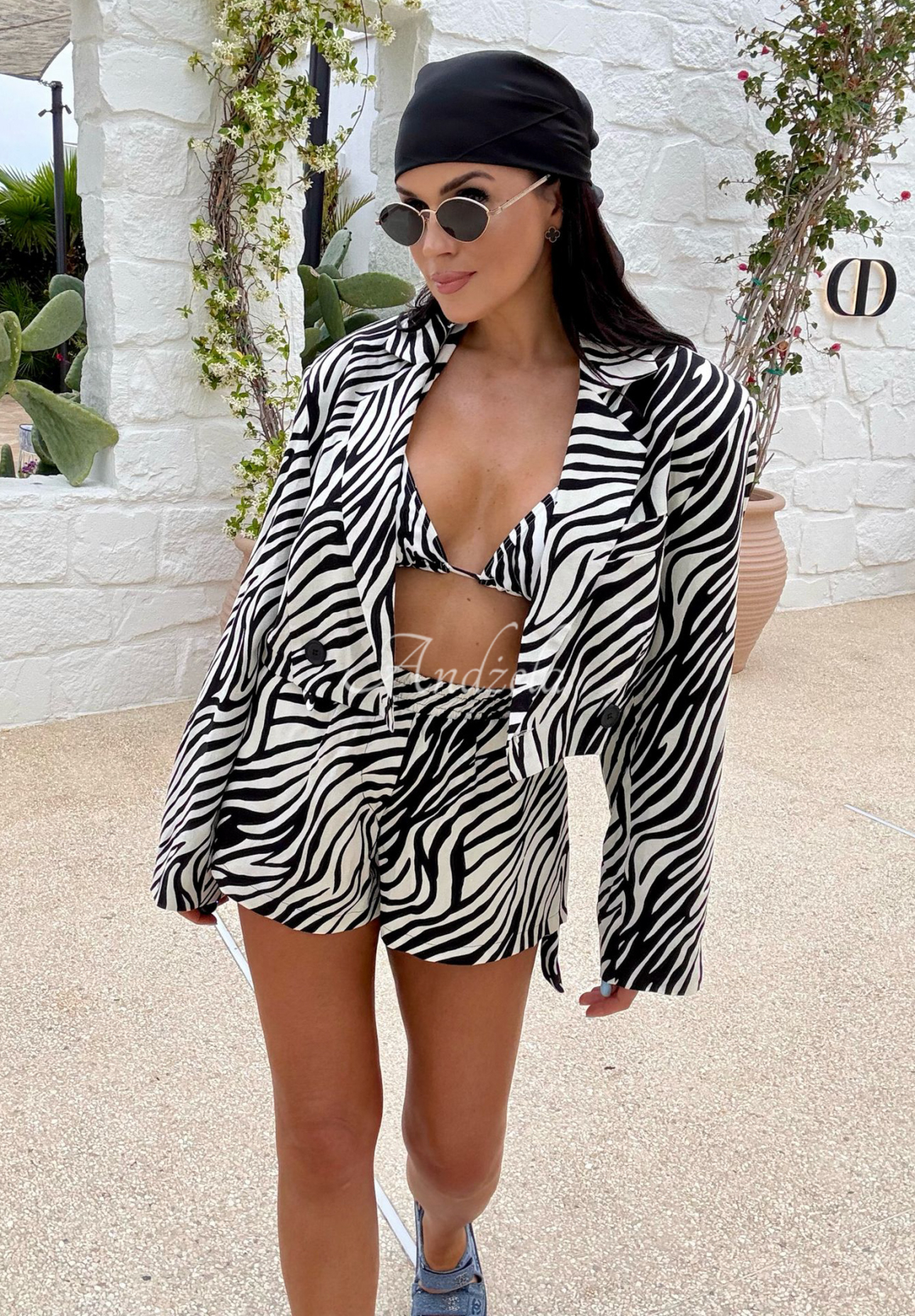Linen zebra jacket and shorts set La Milla Beautiful Love Story white and black