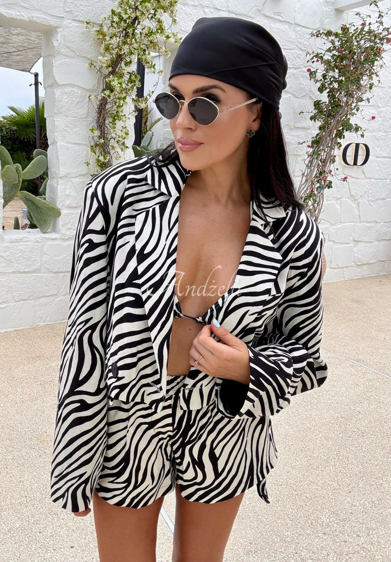 Linen zebra jacket and shorts set La Milla Beautiful Love Story white and black