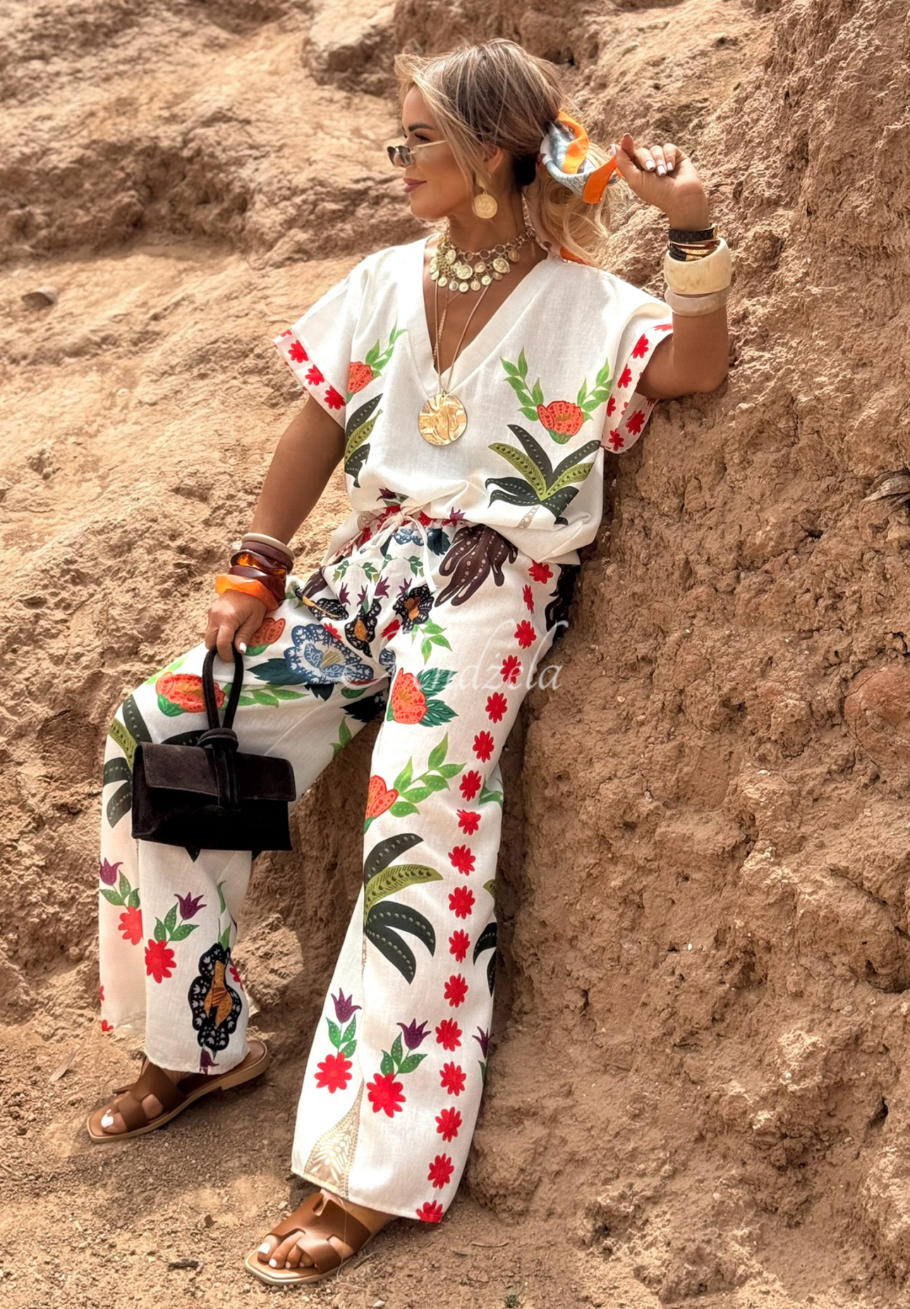 Flowers &amp; Palms patterned wide leg blouse and pants set light beige