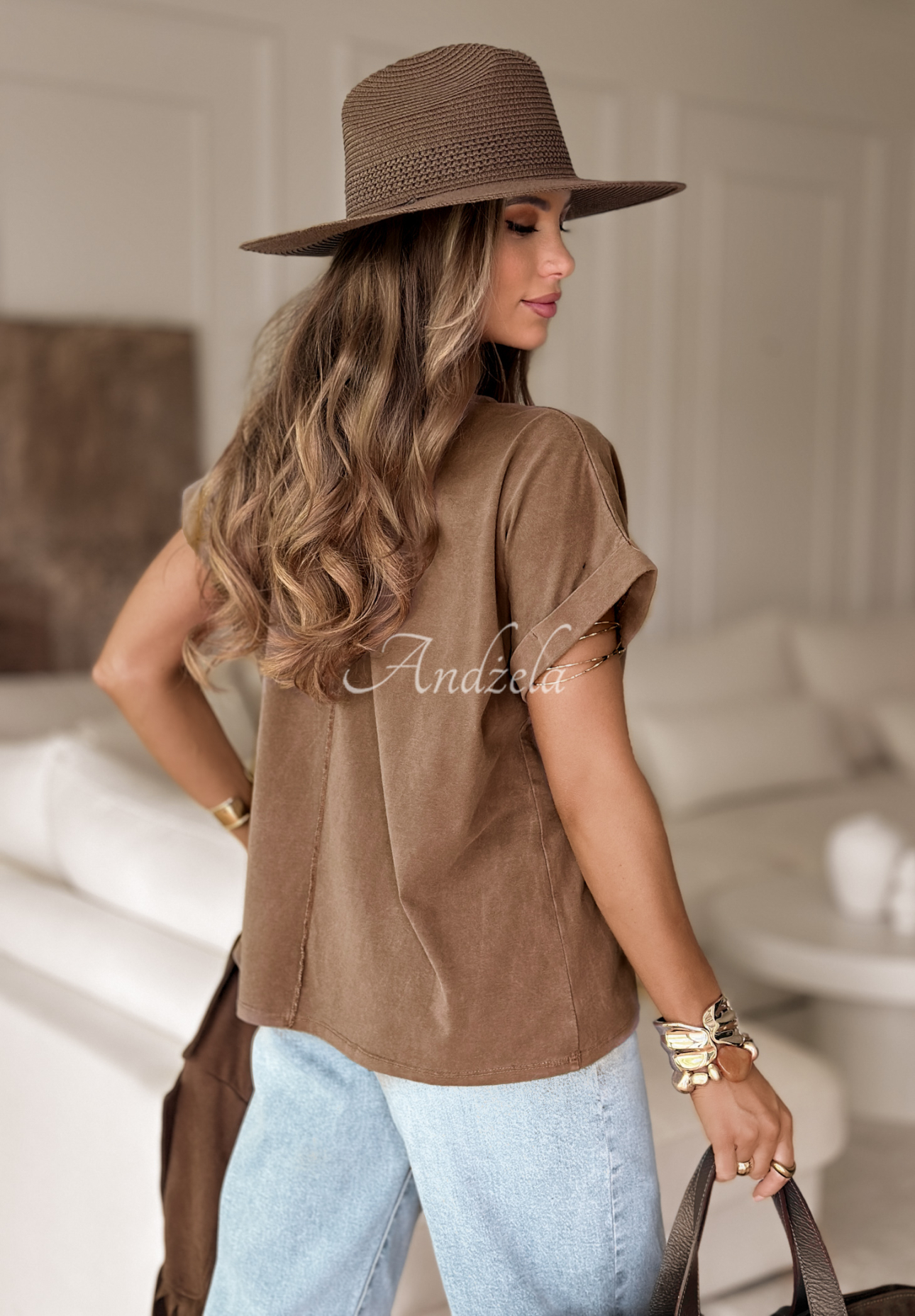 T-shirt with Your Own Life neckline chocolate