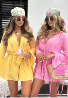 Sukienka z falbankami i paskiem Rule Of A Lady różowa