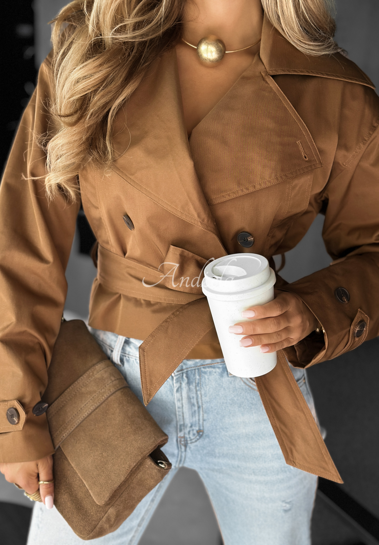 Stay Unstoppable short coat chocolate