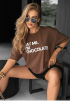 T-shirt z nadrukiem Eat Me czekoladowy