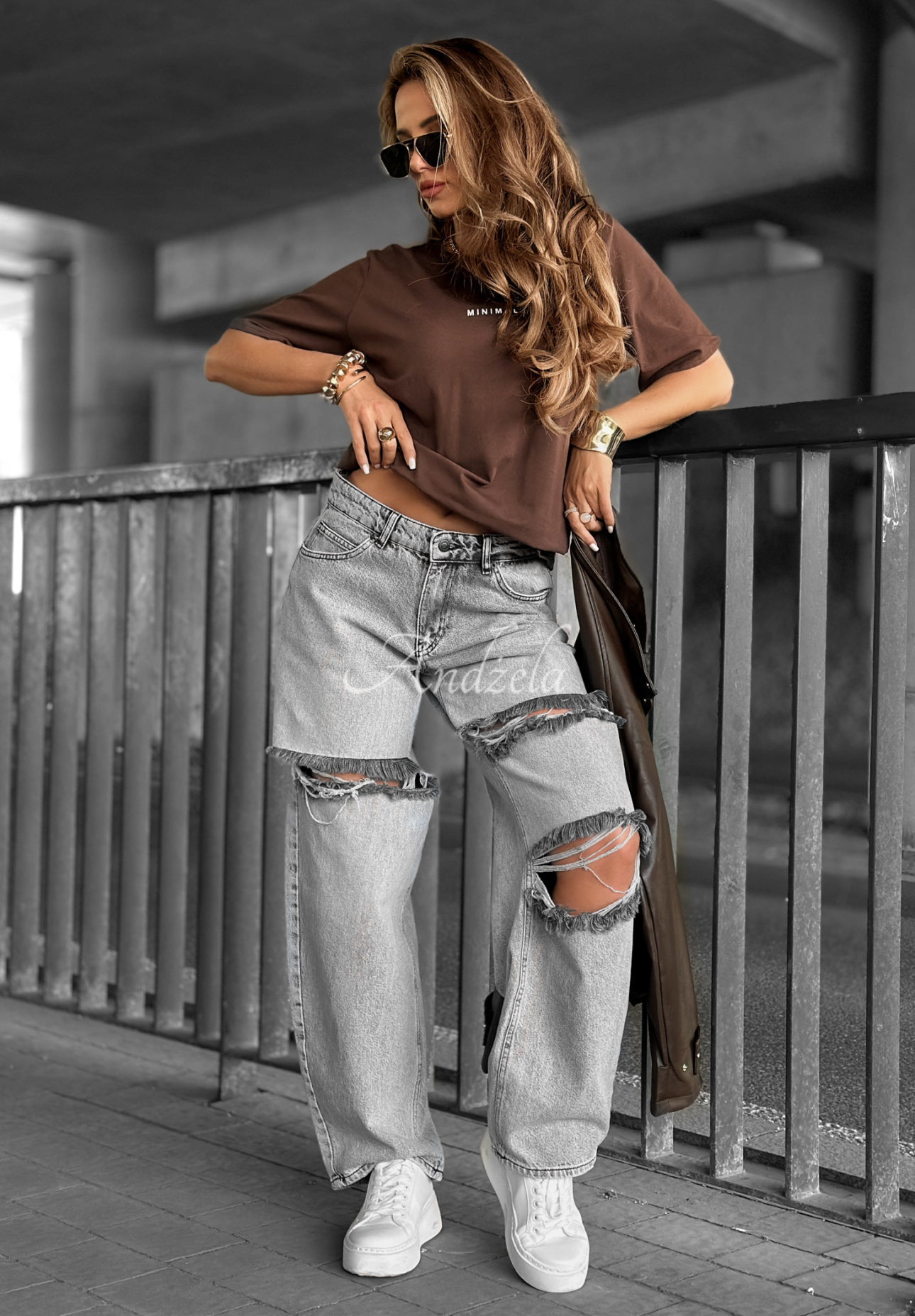 T-shirt with Minimal chocolate lettering