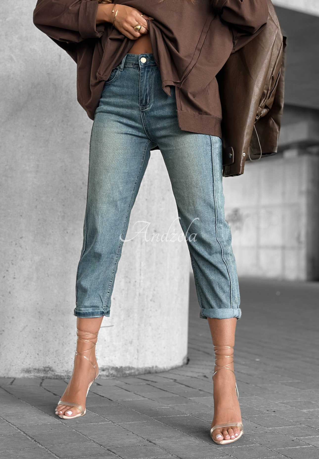 Spodnie jeansowe mom fit You Never Asked niebieskie