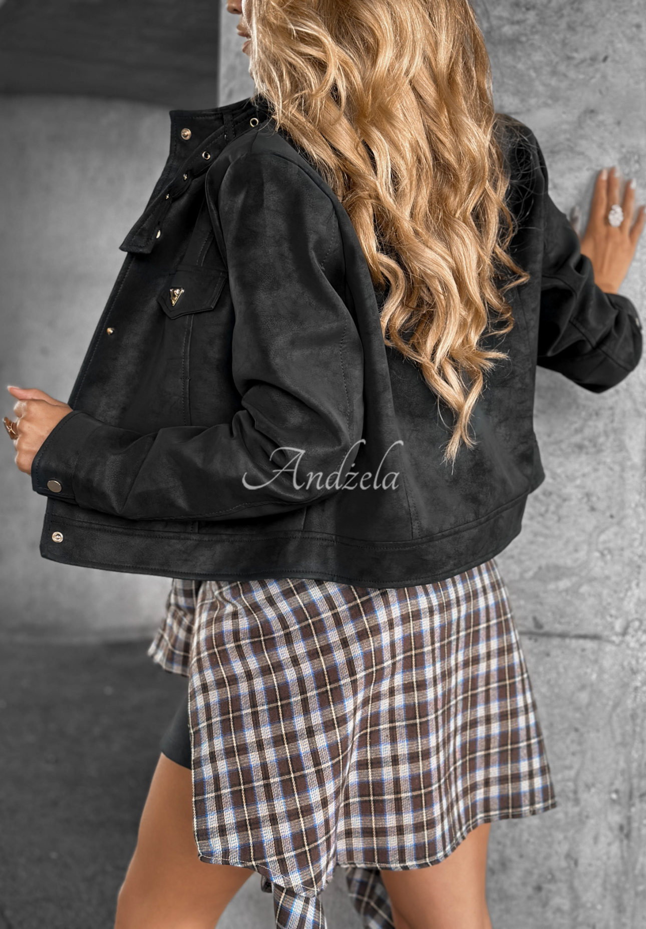 Krótka zamszowa kurtka ramoneska Autumn Whisper czarna