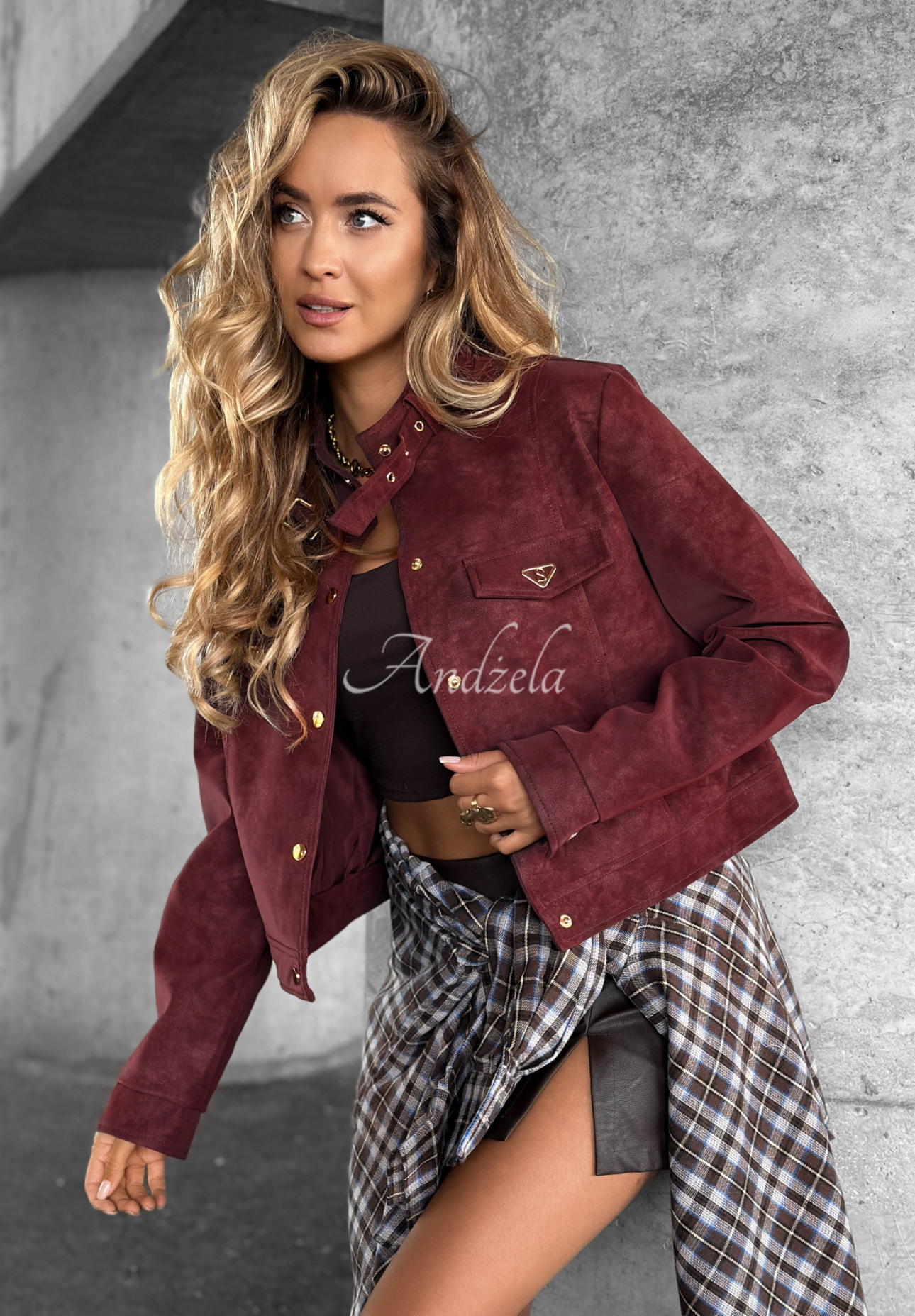 Krótka zamszowa kurtka ramoneska Autumn Whisper burgundowa