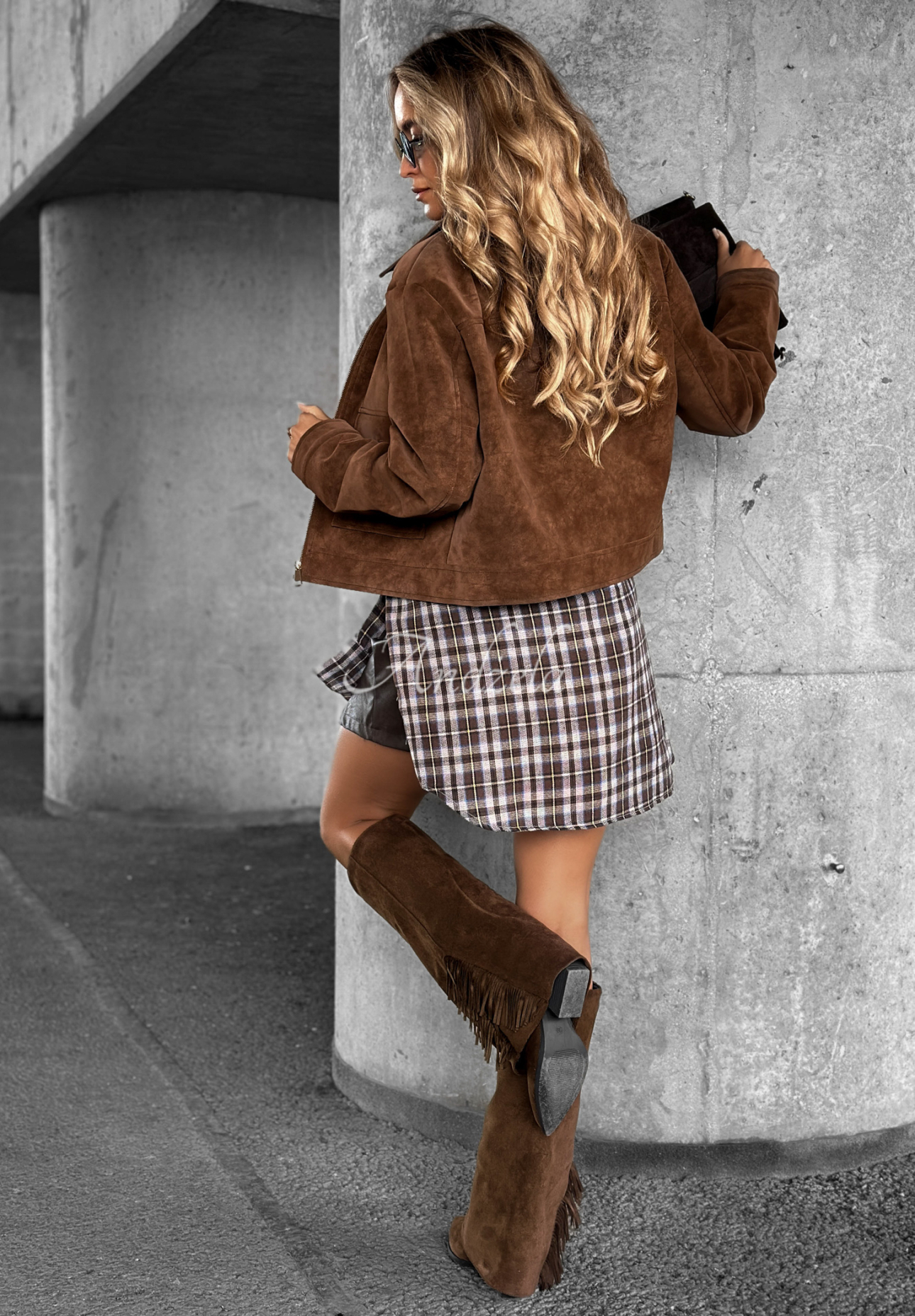 Krótka zamszowa kurtka Marywood Meadows czekoladowa