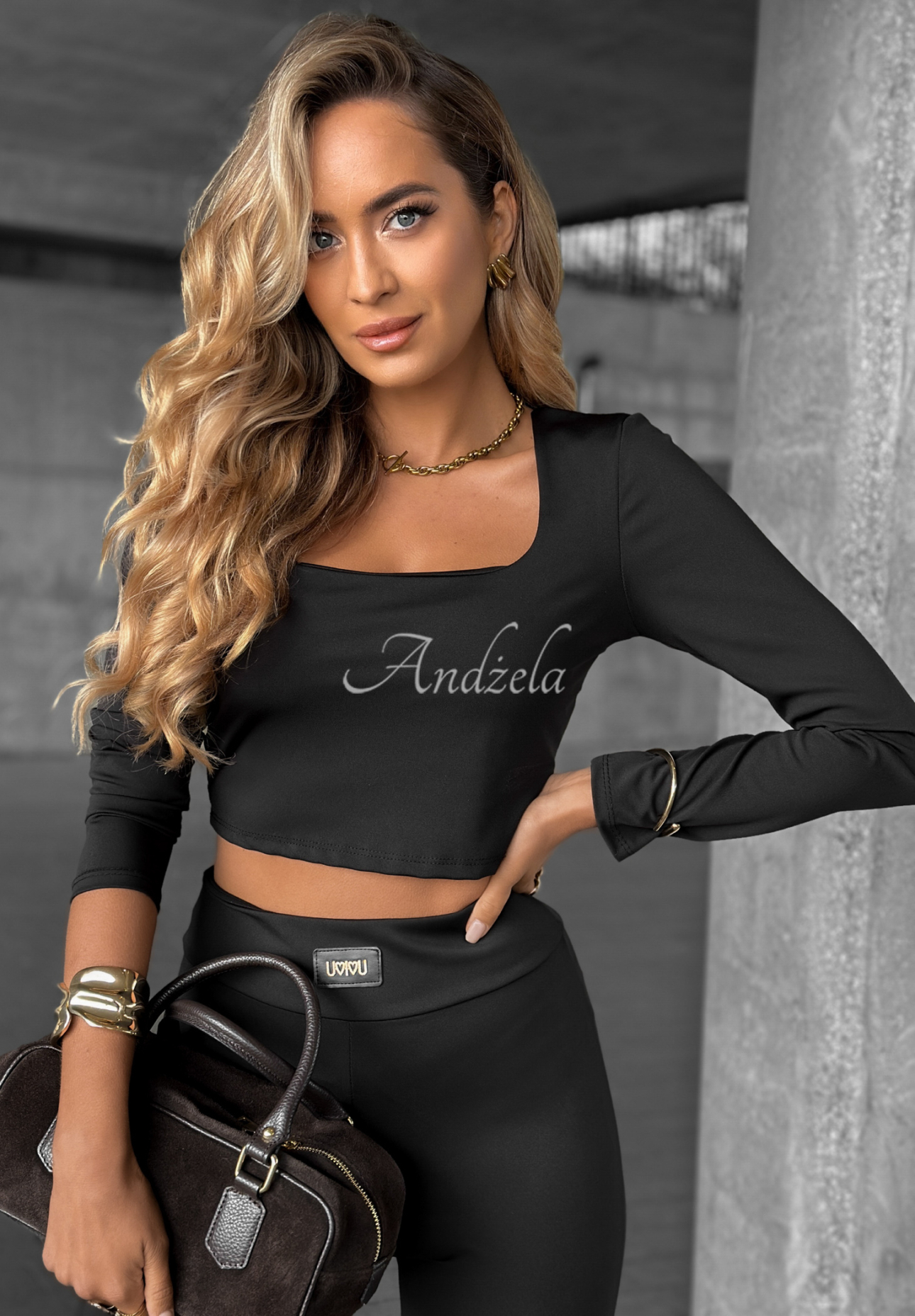 Short longsleeve blouse with neckline Go Ahead black