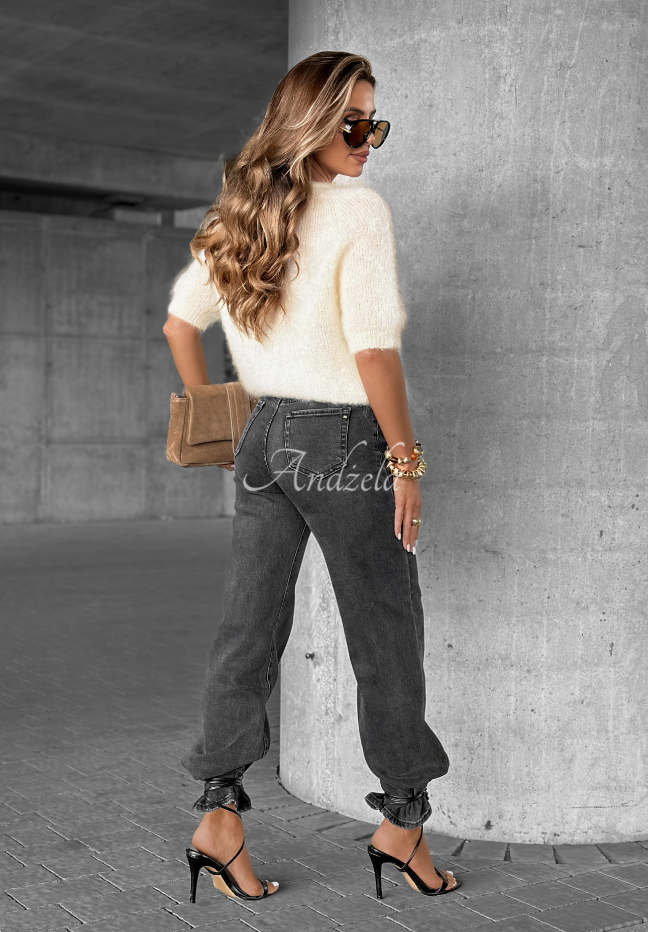 Miękki moherowy sweterek One More Hug ecru