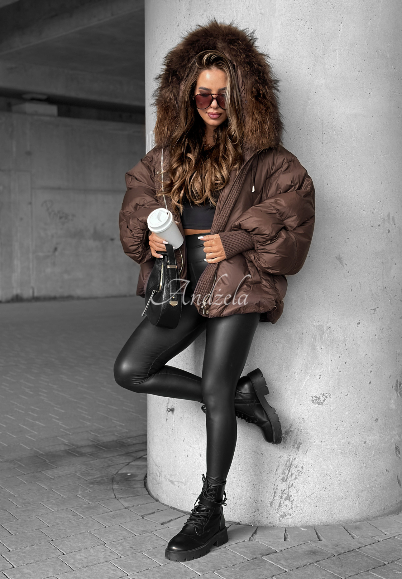 Down jacket with hood Look Again chocolate.