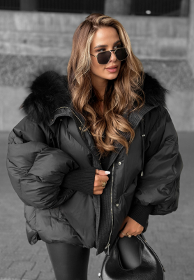 Puchowa kurtka z kapturem Look Again czarna