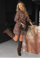 Krótka sukienka w kwiecisty wzór Guess Who czekoladowa