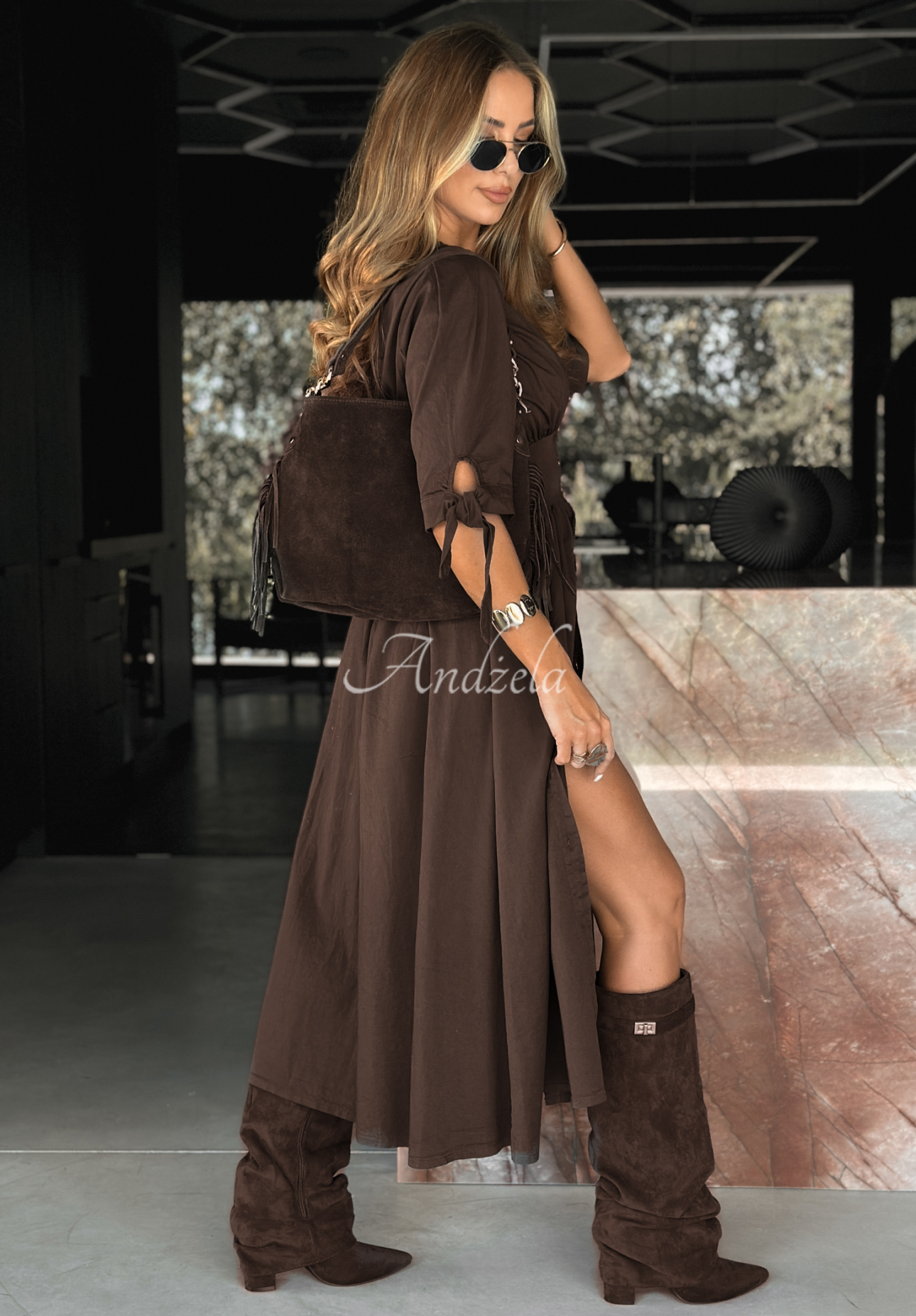 Suede handbag with tassels Final Message chocolate