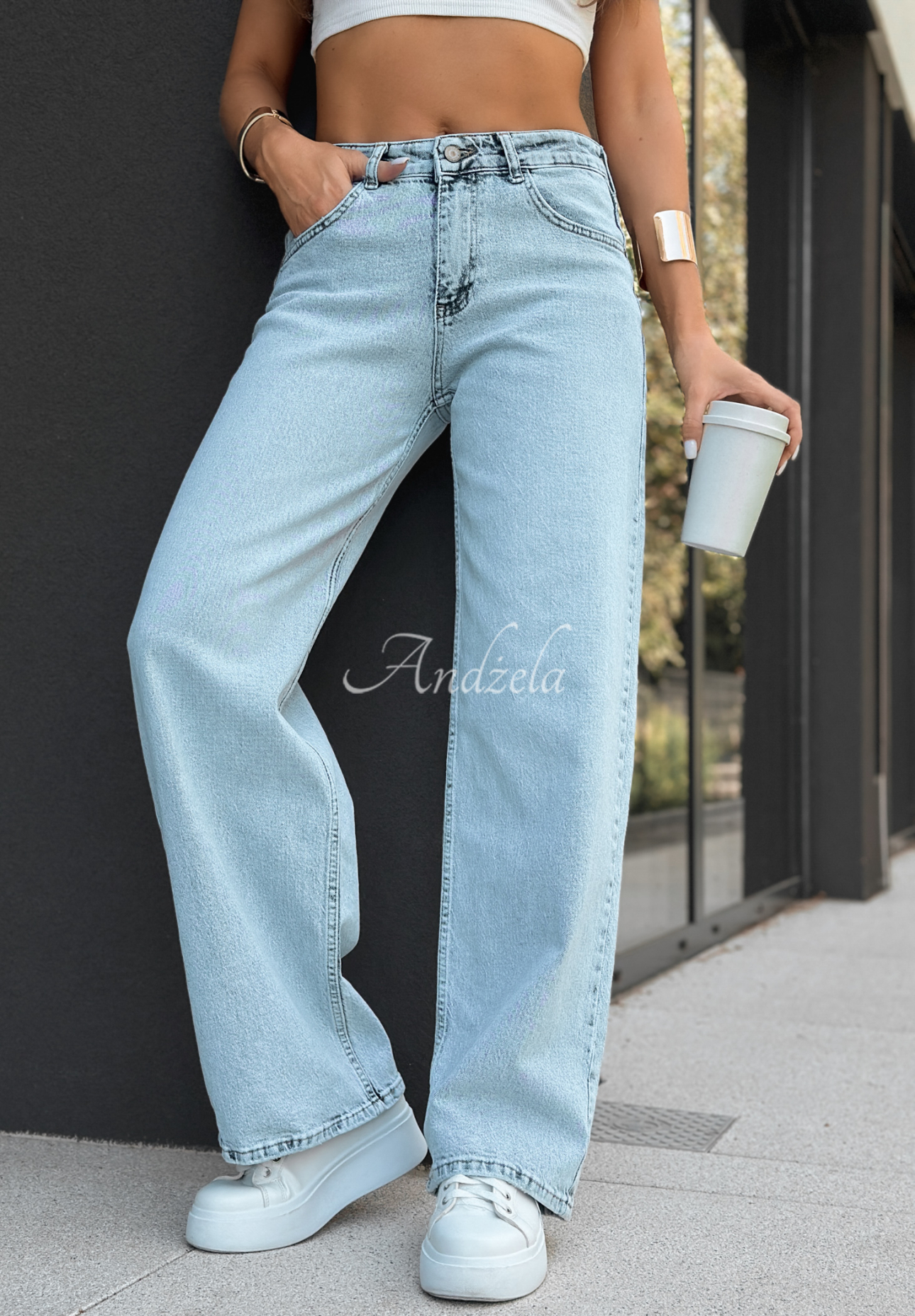 Spodnie jeansowe wide leg That One Text jasnoniebieskie