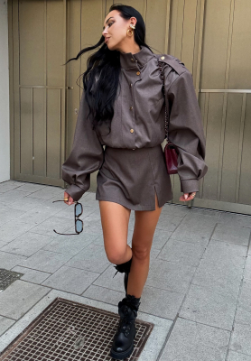 Mini skirt-shorts with slit La Milla Got My Attention mocha