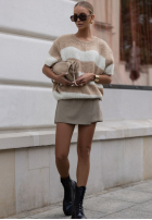 Sweter z krótkimi rękawami w paski Eyes Don’t Lie beżowo-biały