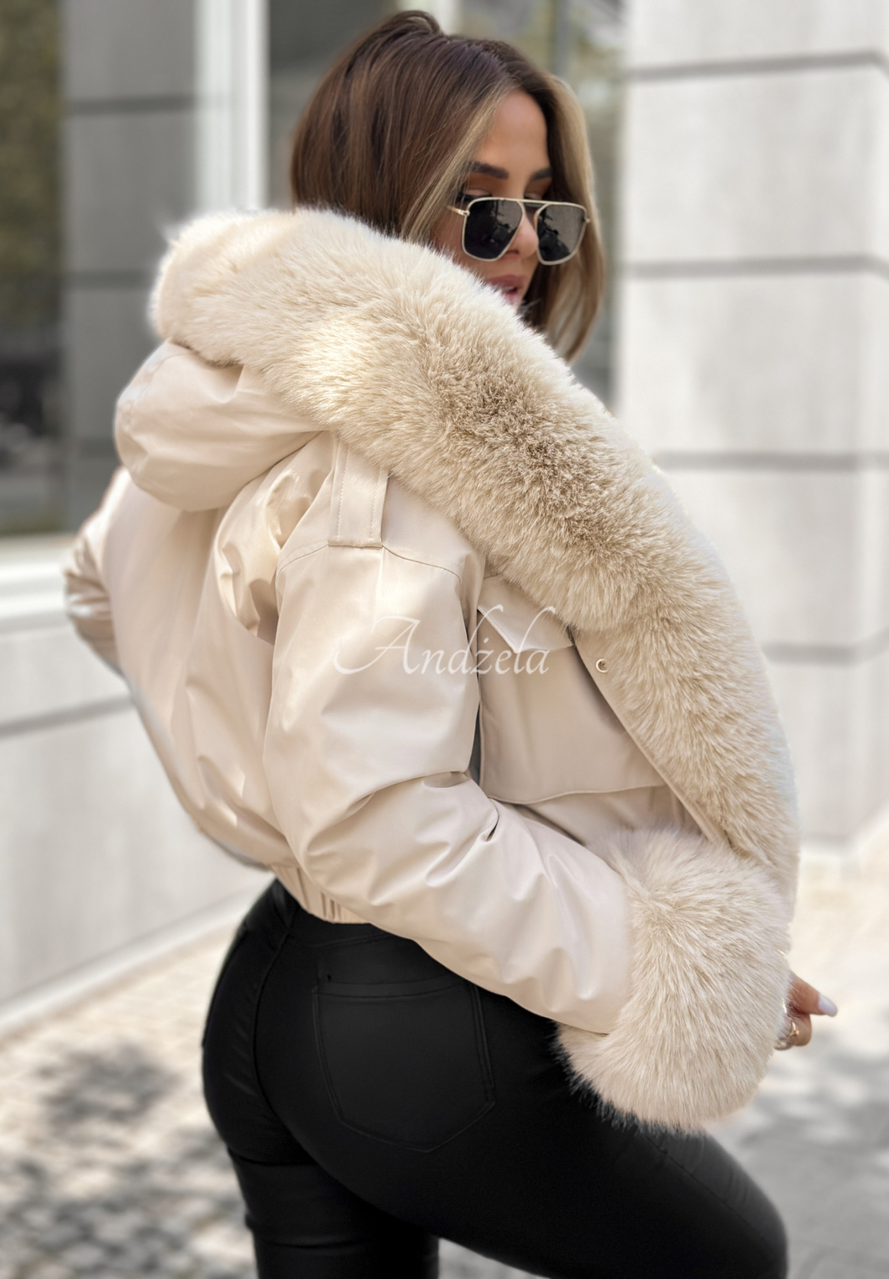 Krótka kurtka z futerkiem Timber Pines beżowa