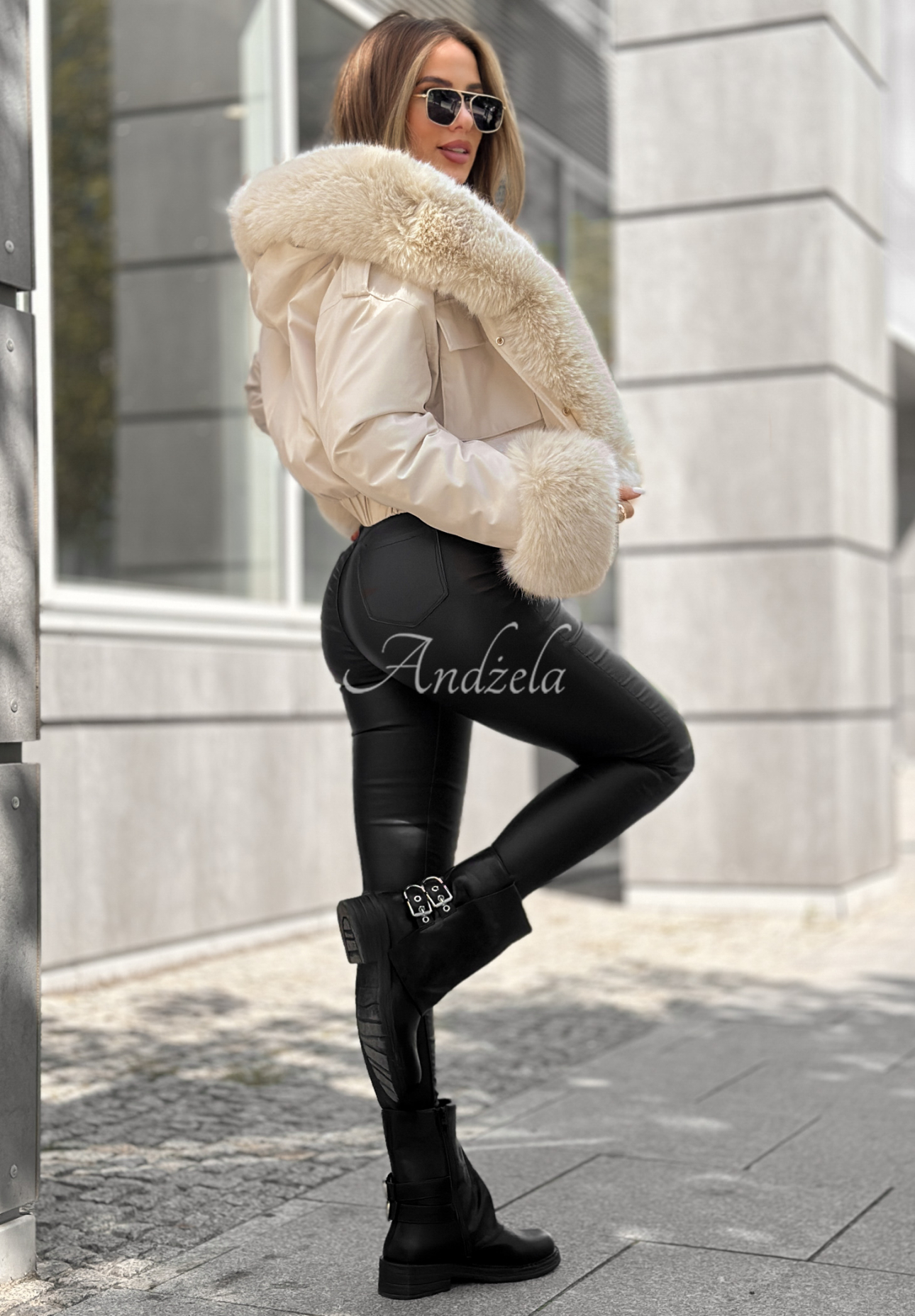 Krótka kurtka z futerkiem Timber Pines beżowa