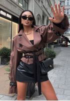 Krótki płaszcz trencz La Milla Wait What Now czekoladowy