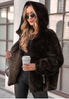 Krótkie futerko z kapturem Not Right Now czekoladowe