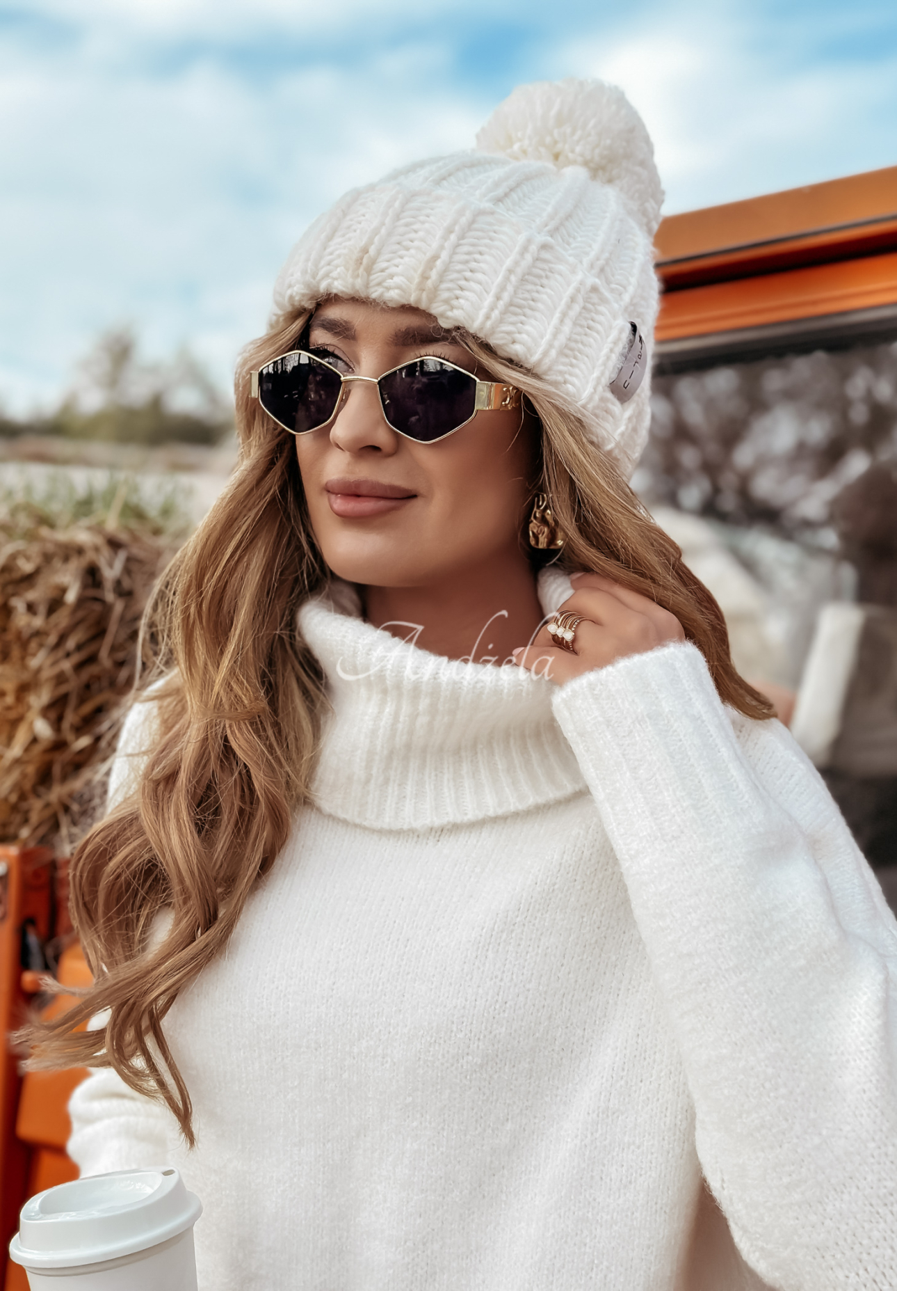 Sweter oversize z golfem i wełną Benin ecru