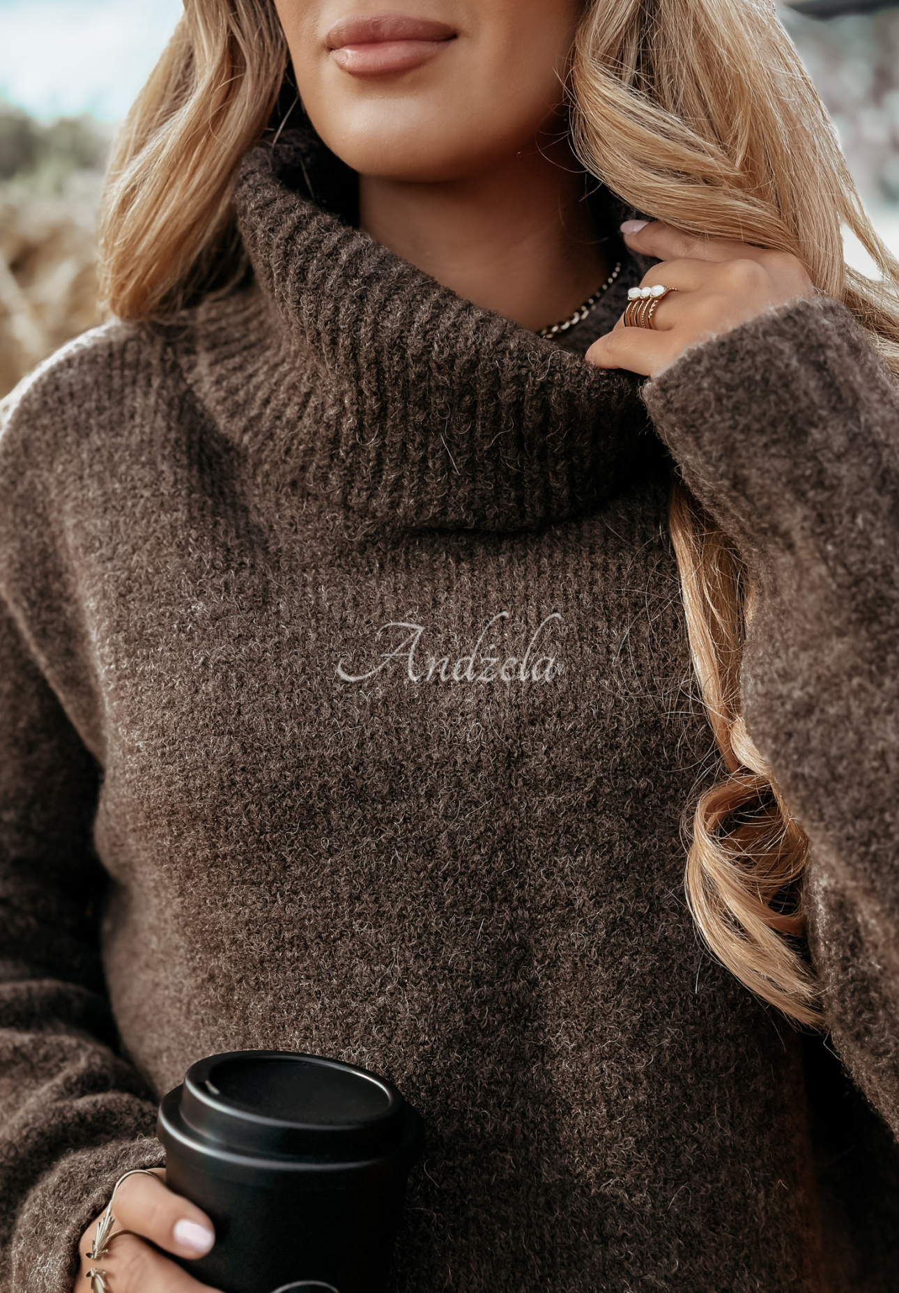 Sweter oversize z golfem i wełną Benin czekoladowy