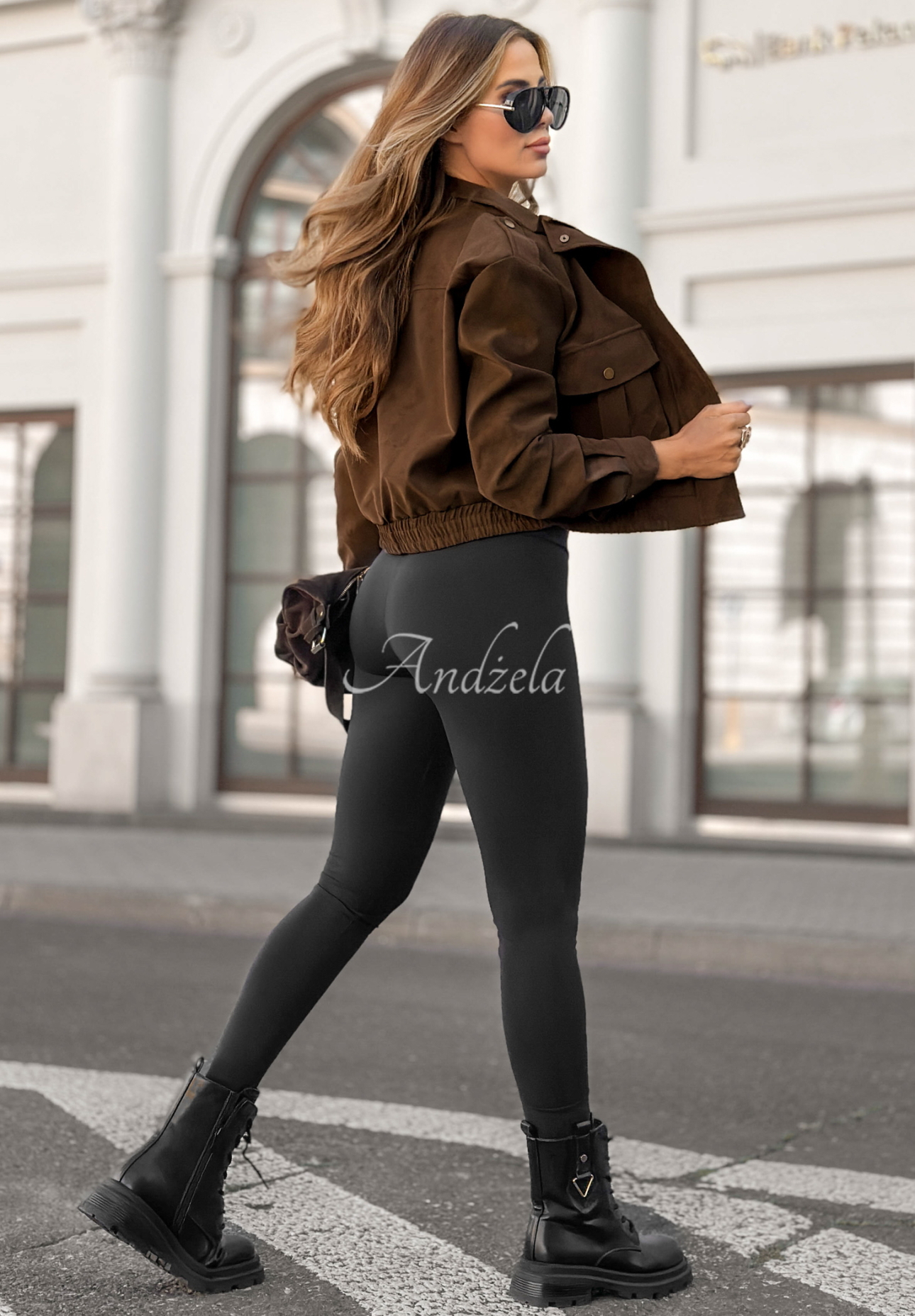 Zamszowa woskowana kurtka ramoneska z kieszeniami Do Not Disturb czekoladowa