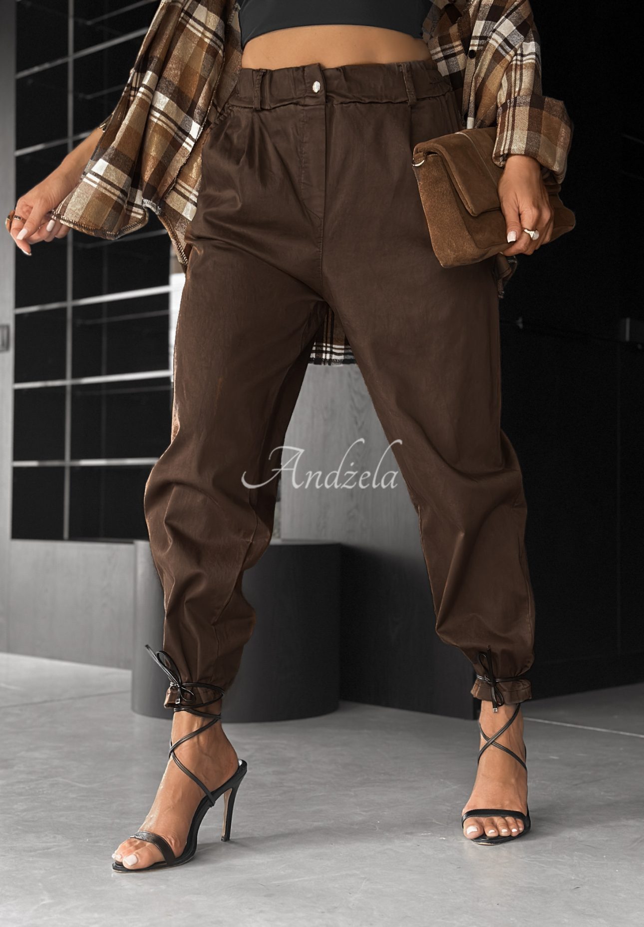 Middle Of Nowhere chocolate pants