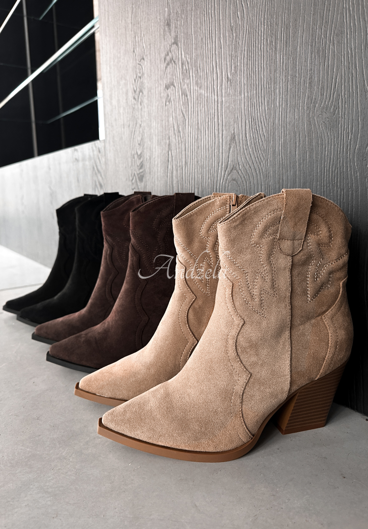 Suede cowboy boots I Moved On beige