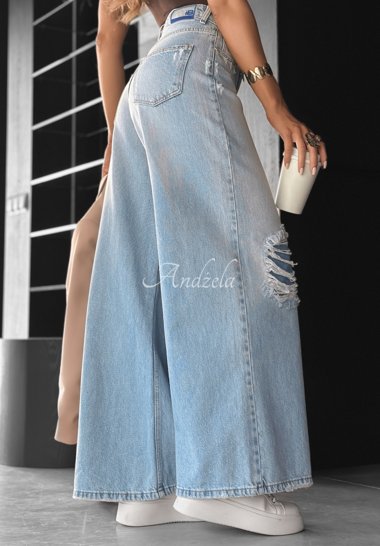 Spodnie jeansowe wide leg z przetarciami No One Asked niebieskie