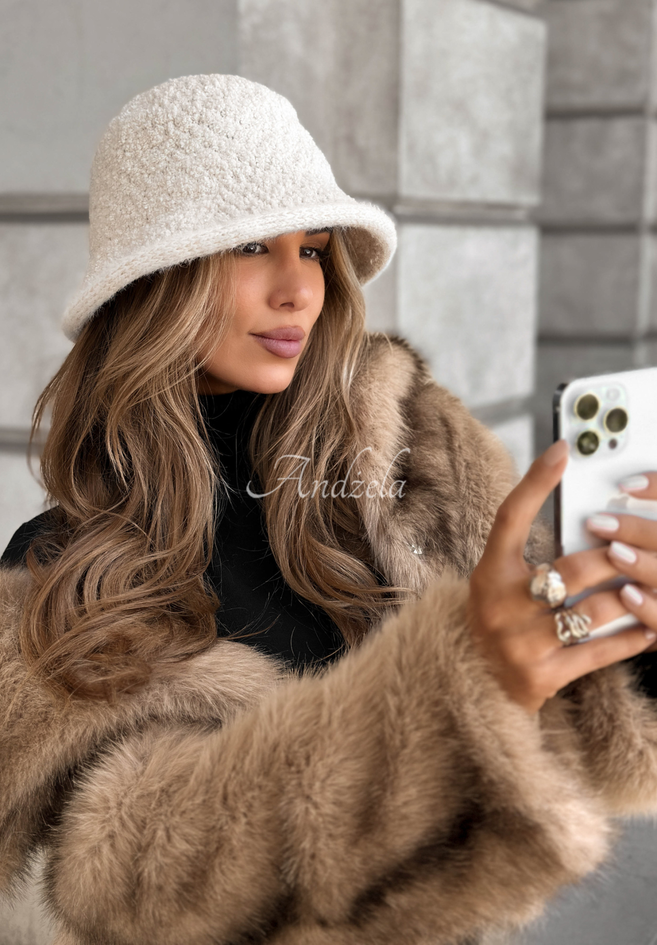 Kapelusz bucket hat z kożuszkiem Tell Me Again ecru