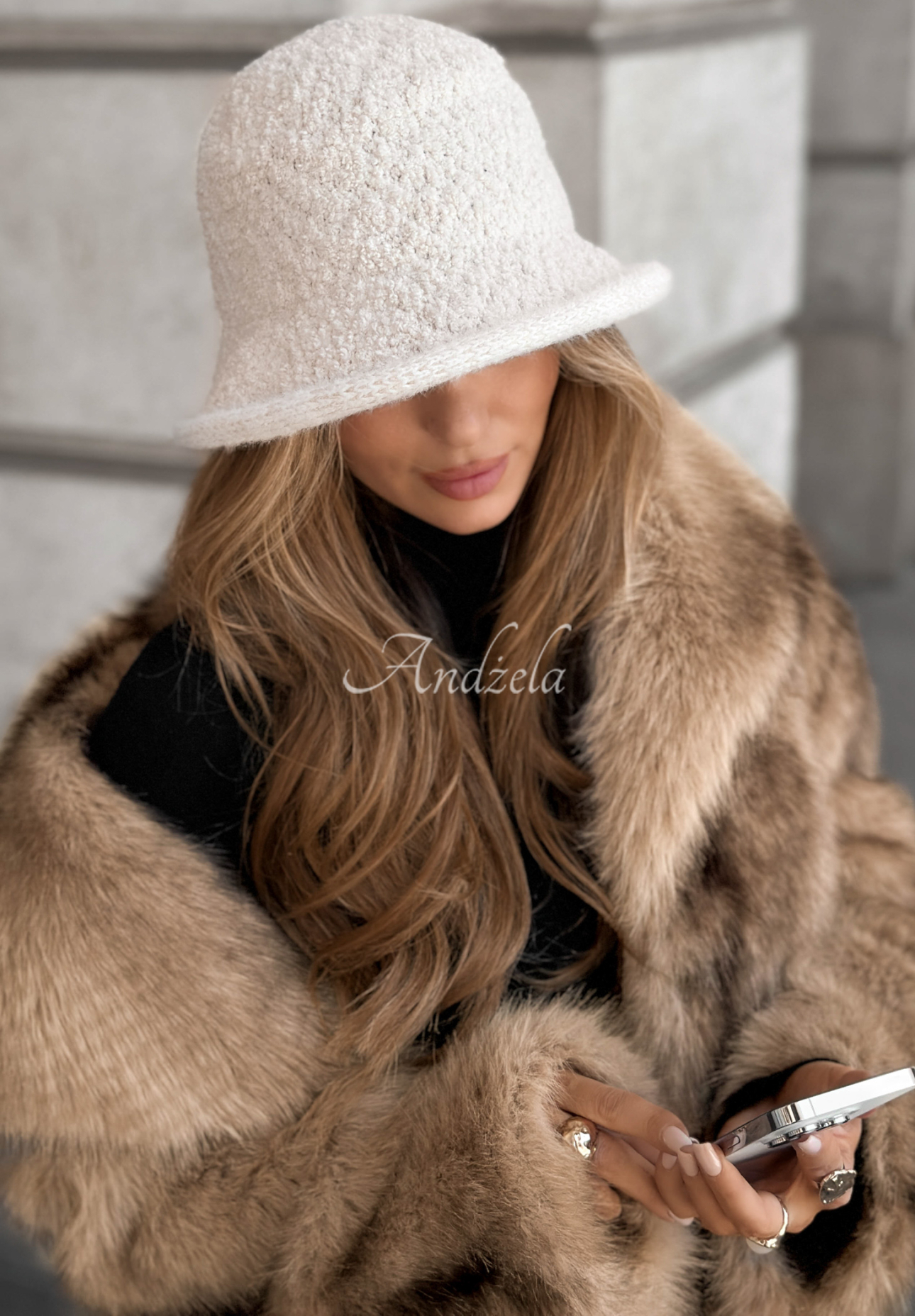 Kapelusz bucket hat z kożuszkiem Tell Me Again ecru