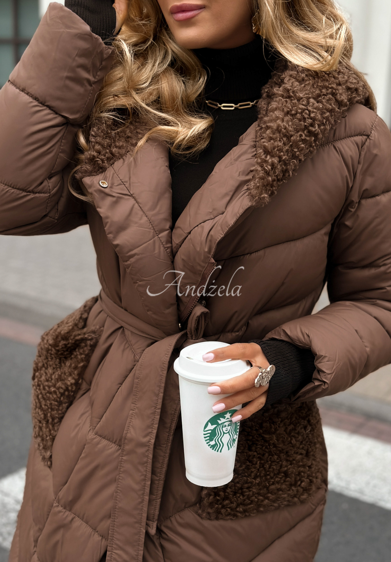 Długa pikowana kurtka z kożuszkiem Long Cold Winter czekoladowa