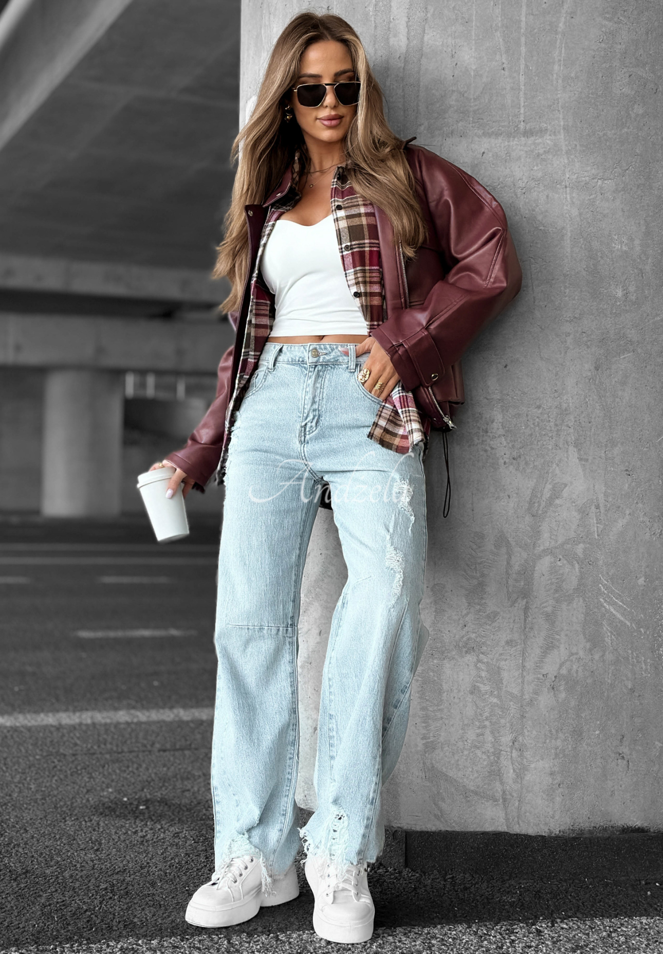 Denim pants with rubbing Unavailable blue