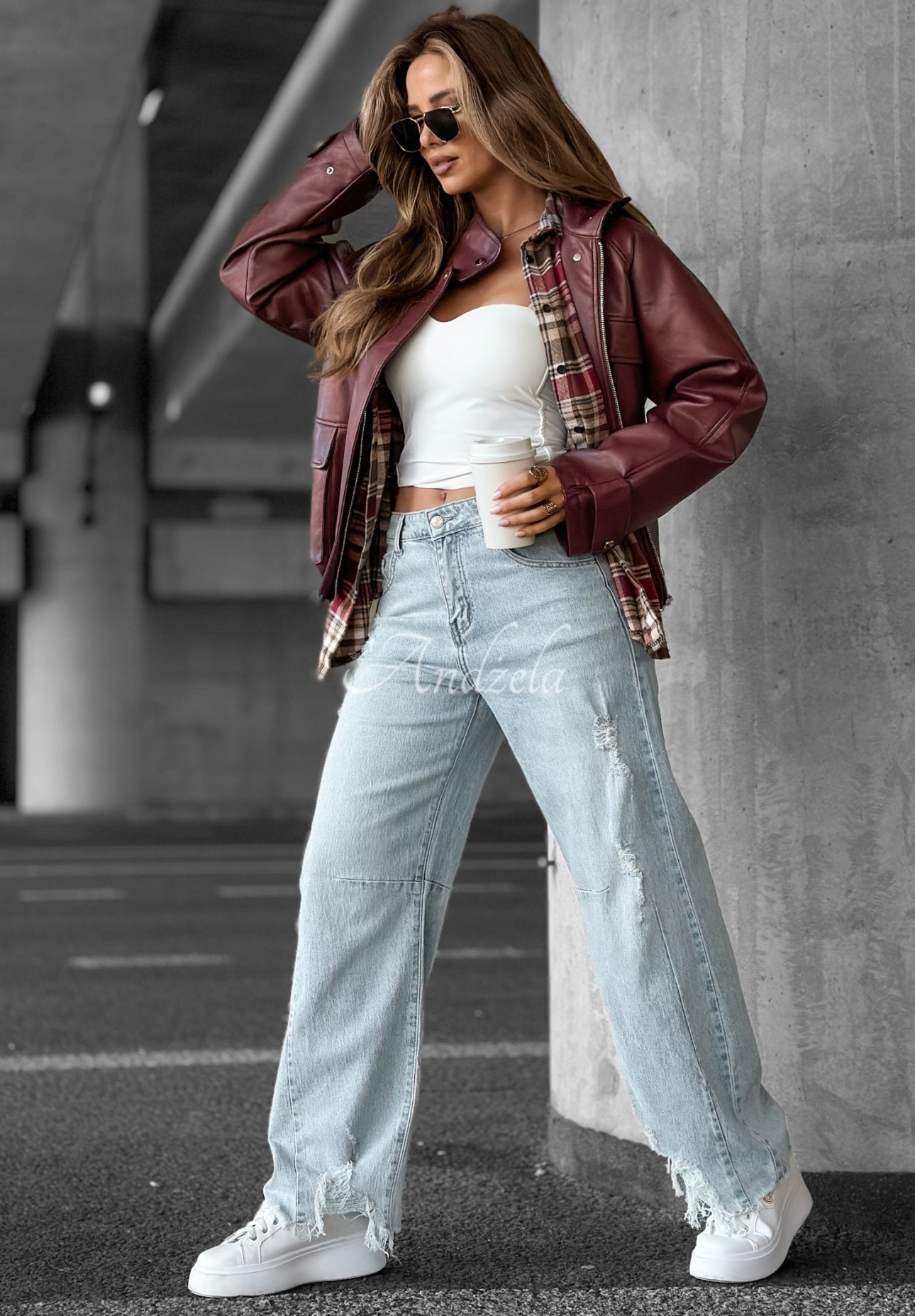 Spodnie jeansowe z przetarciami Unavailable niebieskie