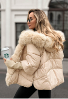 Krótka pikowana kurtka z futerkiem Frosty Horizon camelowa