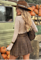 Dopasowany sweter z golfem Between Us beżowy