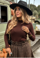 Dopasowany sweter z golfem Between Us czekoladowy