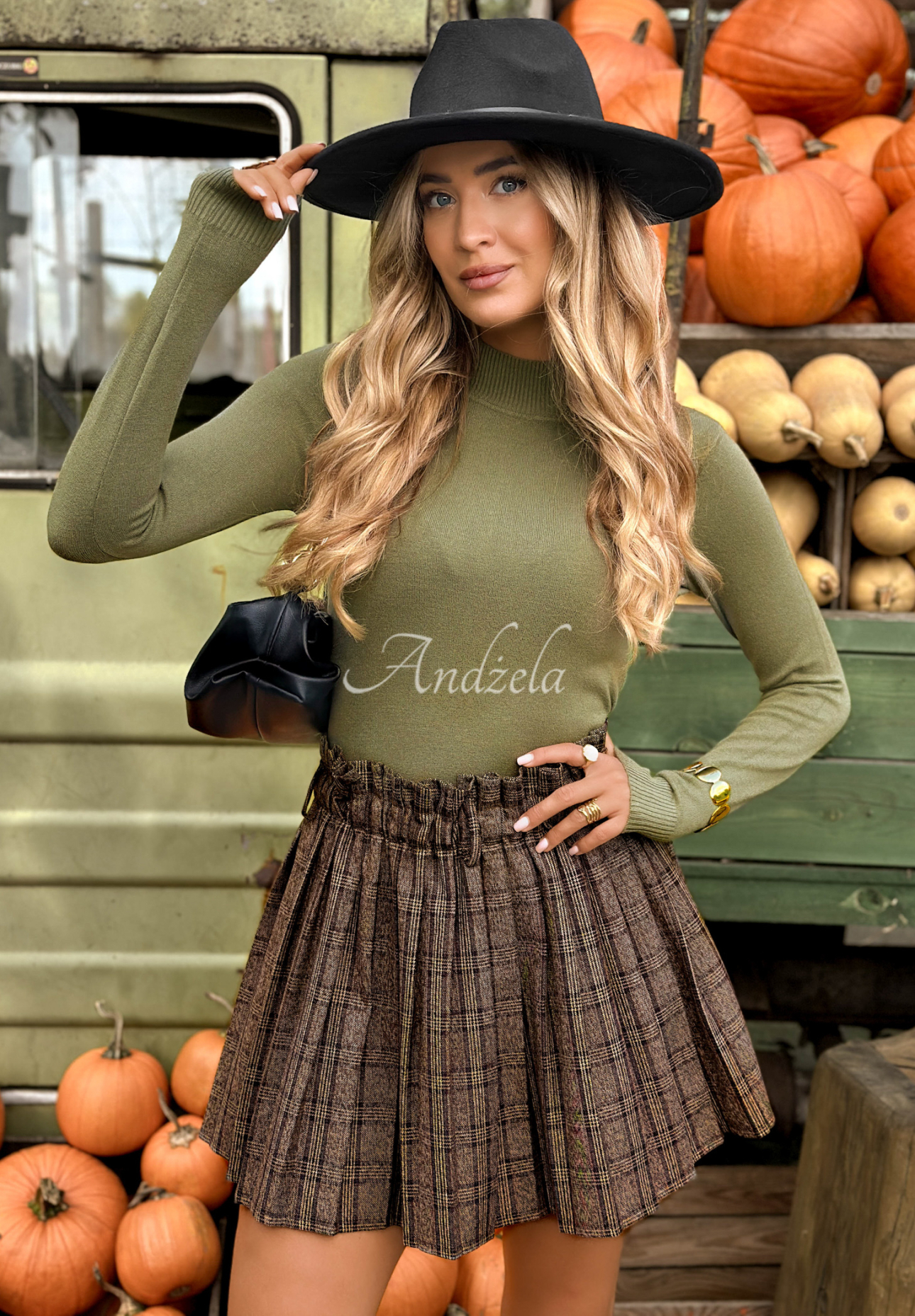 Fitted turtleneck sweater Between Us khaki