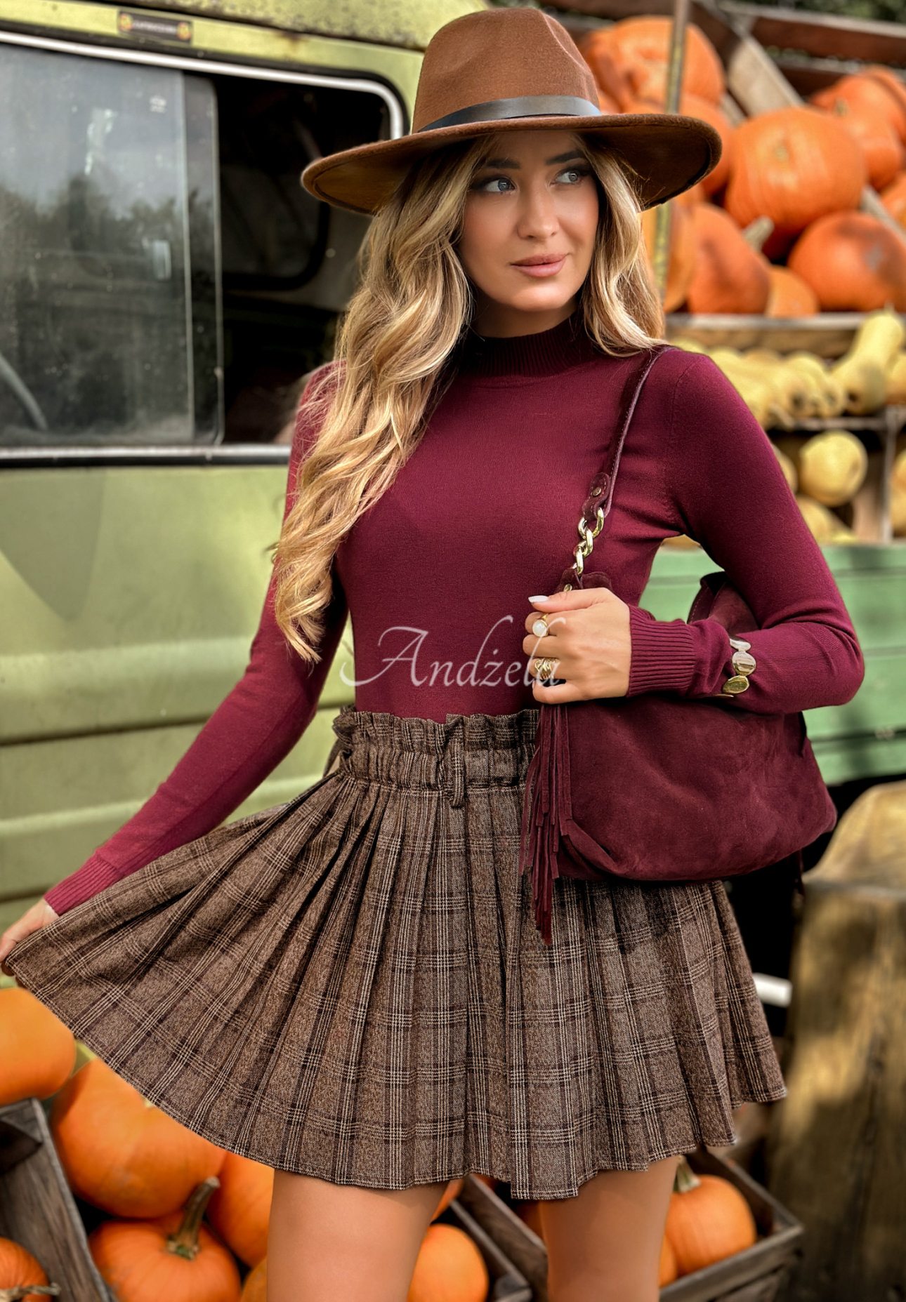 Suede handbag with tassels Final Message burgundy