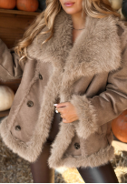 Krótki zamszowy płaszcz z futerkiem Wait A Minute mokka