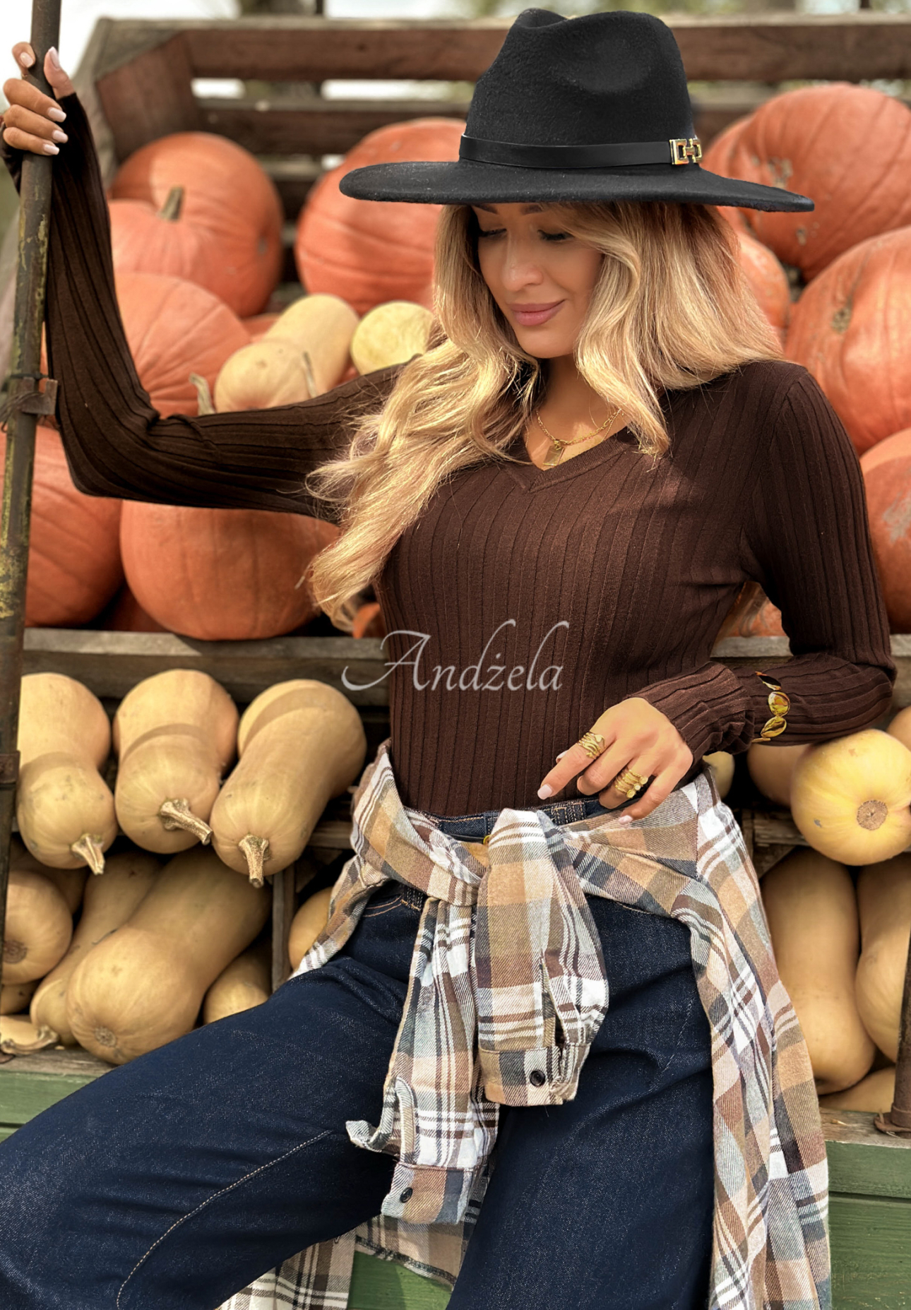 Ribbed longsleeve blouse Wrong Time chocolate.