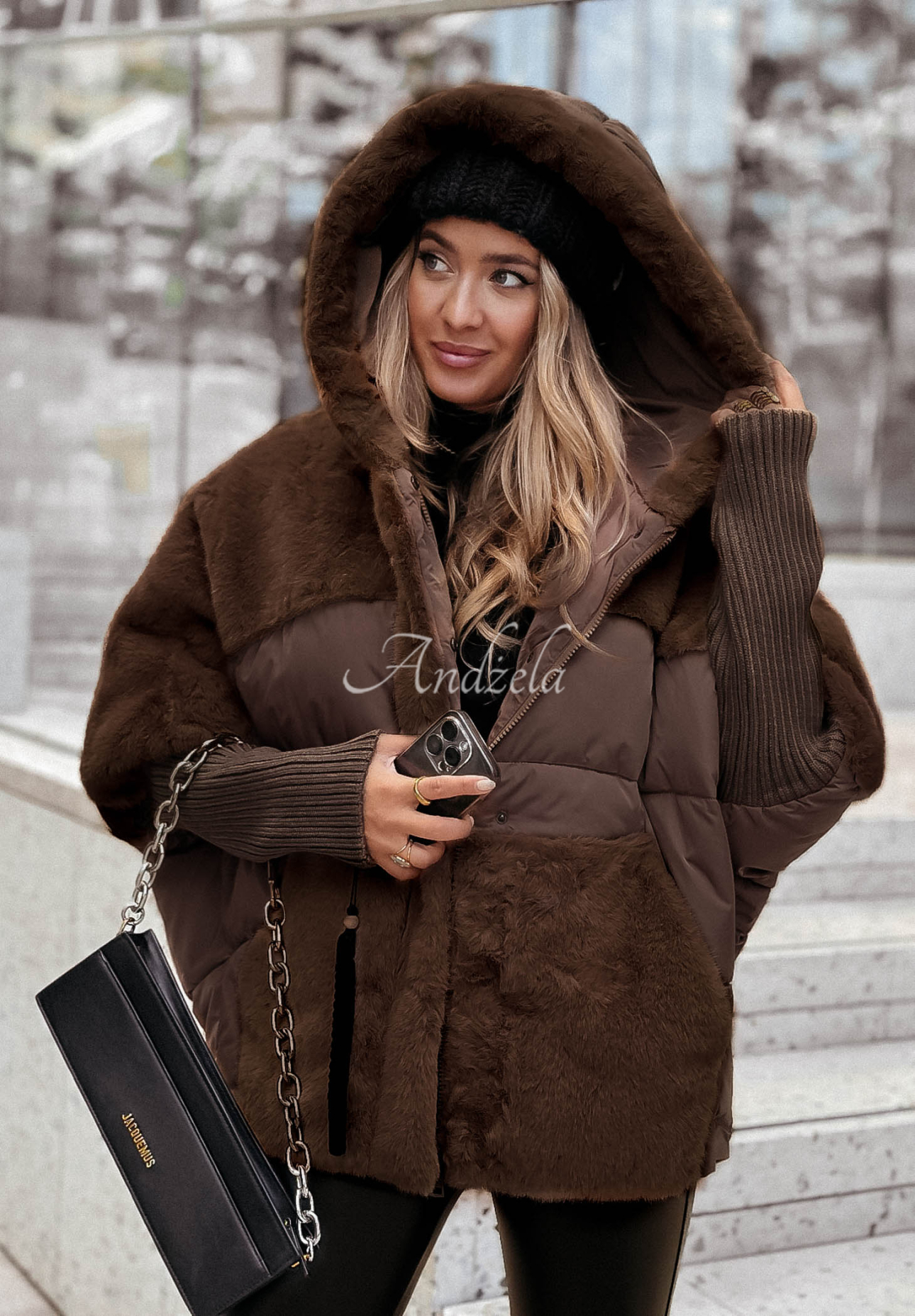 Pikowana kurtka z futerkiem Snow & Pines czekoladowa