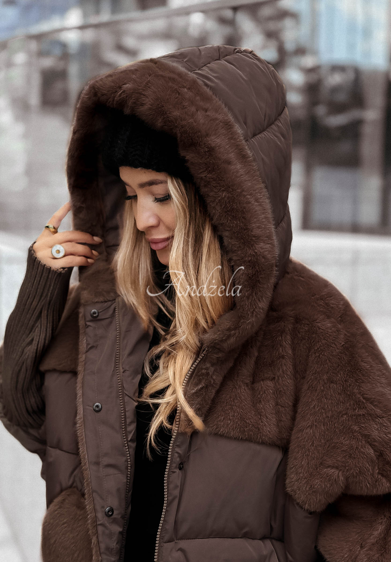 Pikowana kurtka z futerkiem Snow &amp; Pines czekoladowa