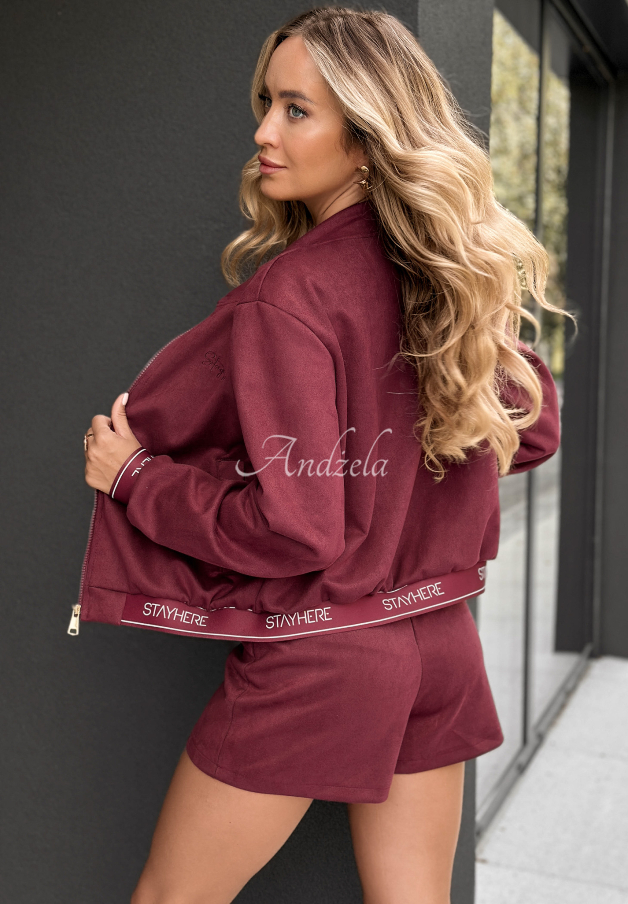 Zamszowa bluza bomberka You Know This burgundowa