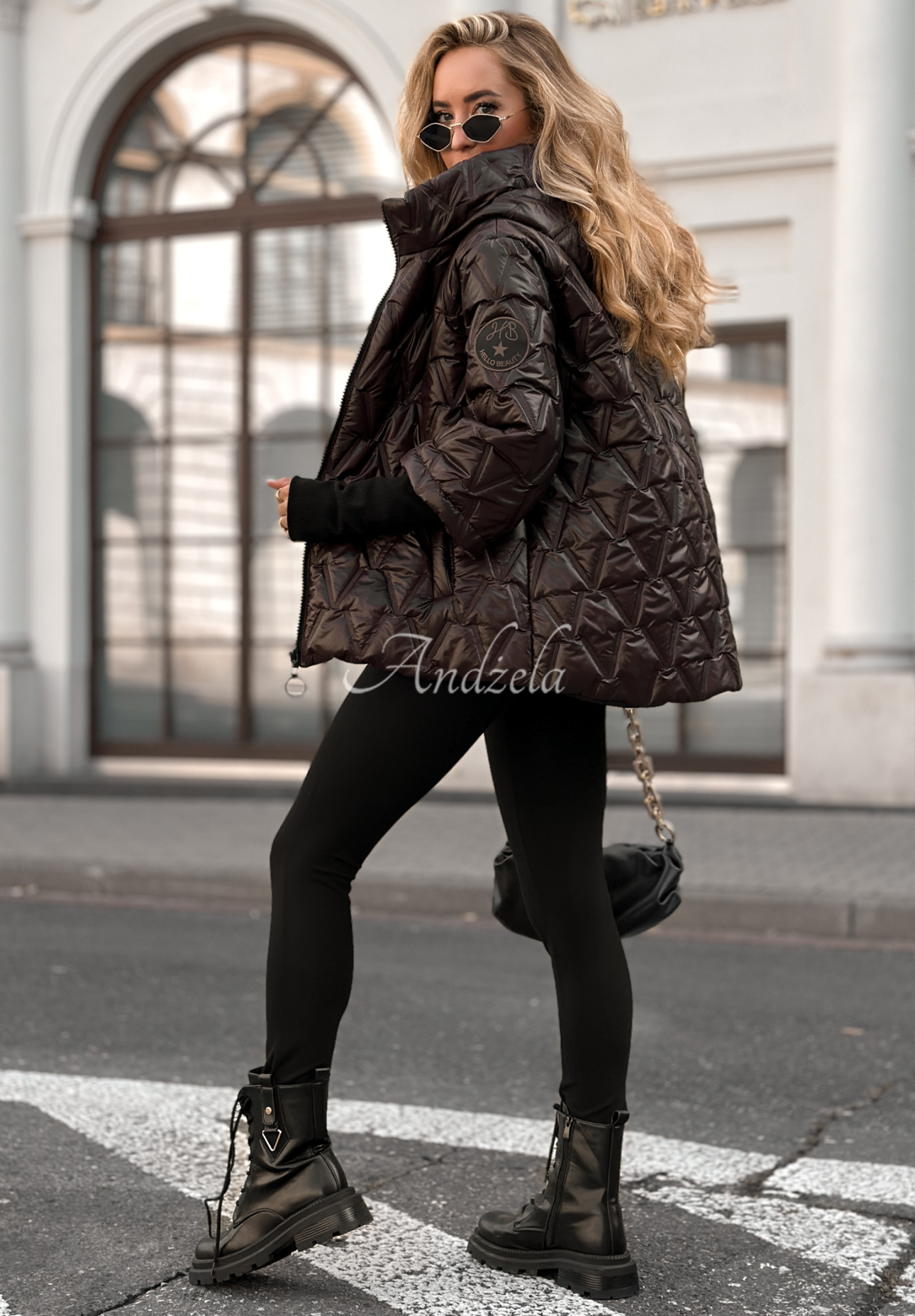 Krótka pikowana kurtka Quiet Afternoon czekoladowa