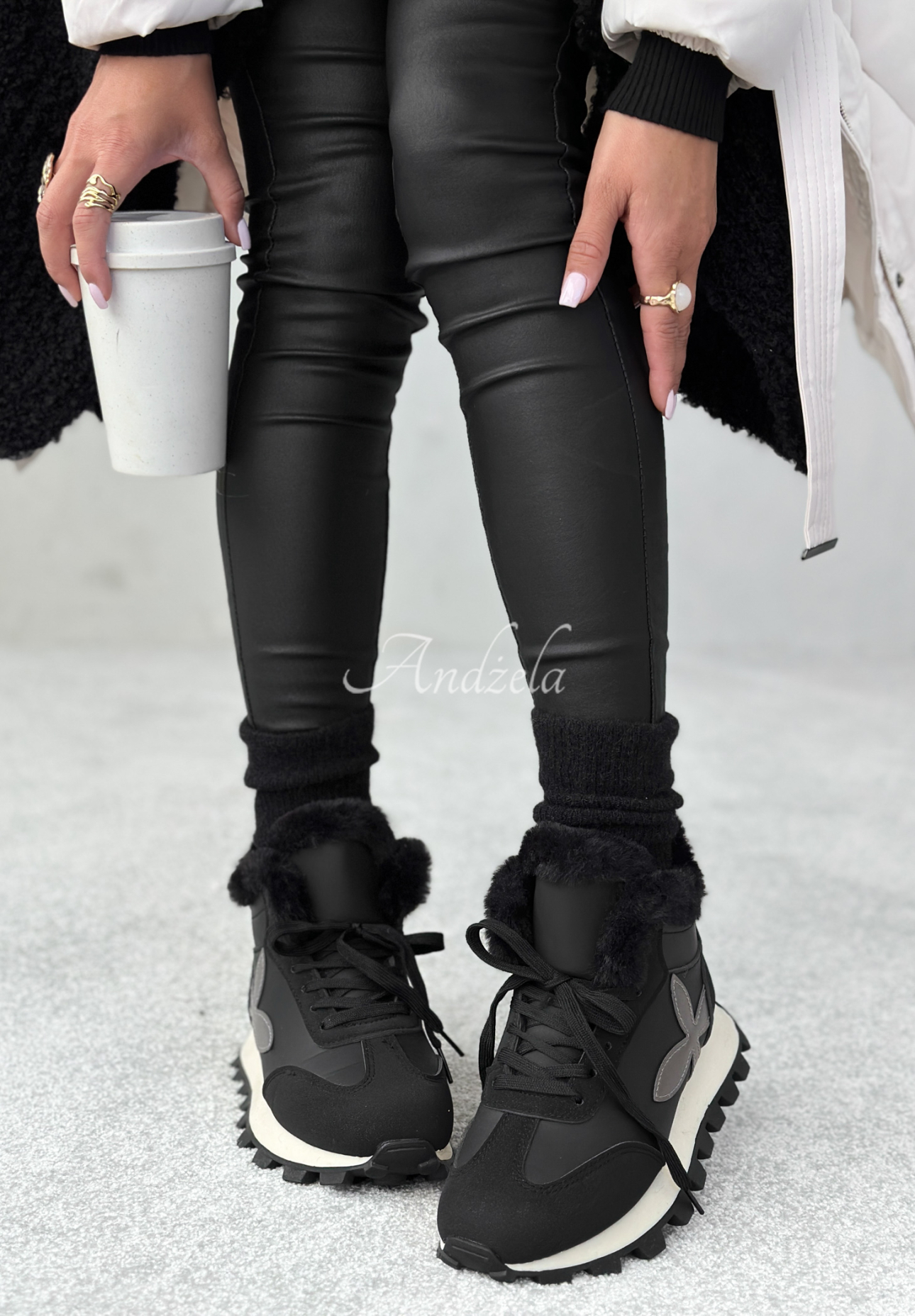 Sneakersy z futerkiem Getting Really Cold czarne