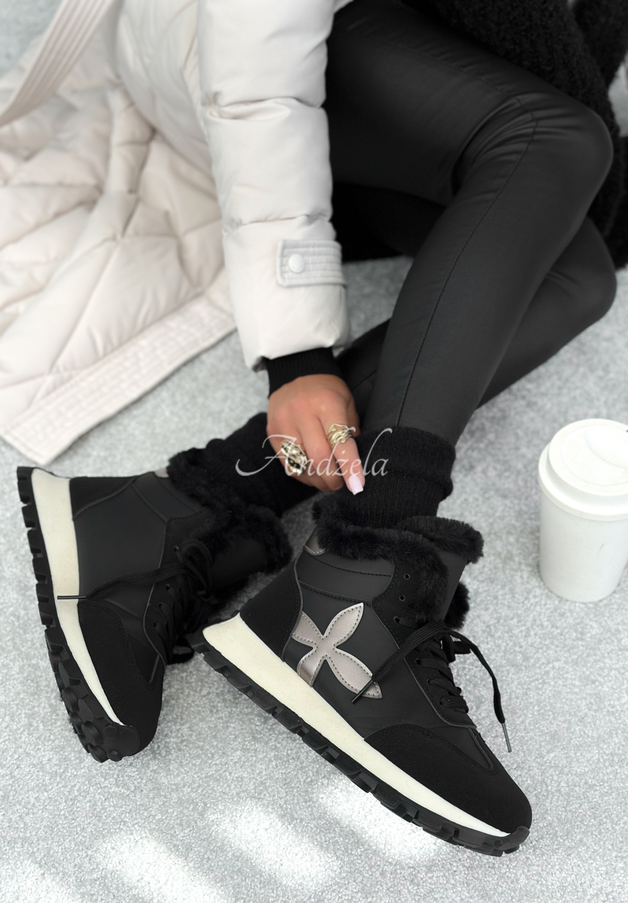 Sneakersy z futerkiem Getting Really Cold czarne