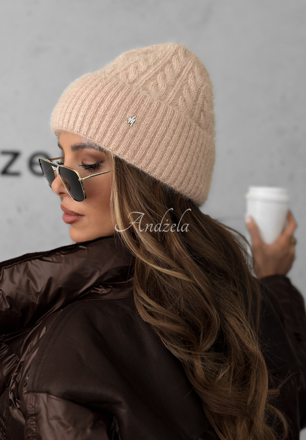 Pleciona czapka Frosted Heart beżowa